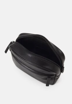 Pier One Skulderveske - Black 8 Pier One Skulderveske - Black -Pier One 0083d6df2dc64a378d5710c842c24aa0