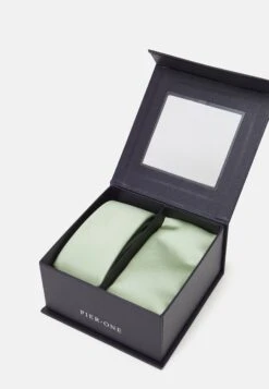 Pier One Set - Lommetørkle - Light Green 12 Pier One Set - Lommetørkle - Light Green -Pier One 186418c4632045a49f49be956c5a79e1