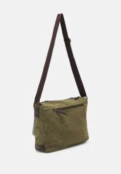 Pier One -Pier One 1e789b858f374e0a8df8b724b16f6f3f