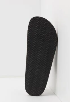 Pier One Unisex - Tøfler - Brown 12 Pier One Unisex - Tøfler - Brown -Pier One 23e143c048ee4fd8b5e22a3556ccfbfb