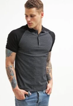 Pier One Poloskjorter - Black