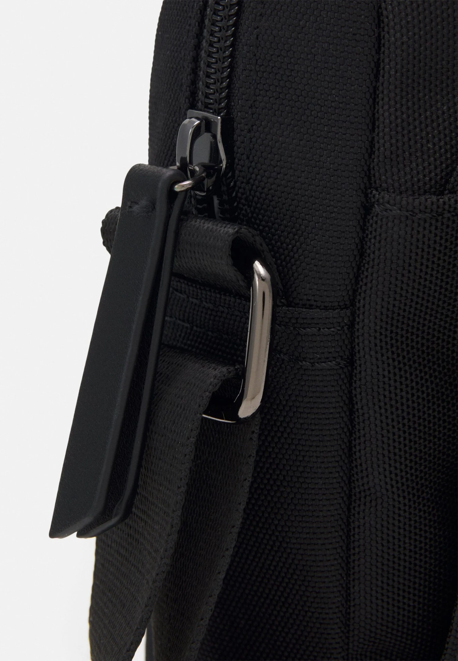 Pier One Unisex - Skulderveske - Black 6 Pier One Unisex - Skulderveske - Black - Bilde 4