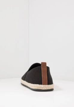 Pier One Rena Espadrille Unisex - Loafers - Black 14 Pier One Rena Espadrille Unisex - Loafers - Black -Pier One 7feacd16e0f641c0a3bc1ce06bef0121