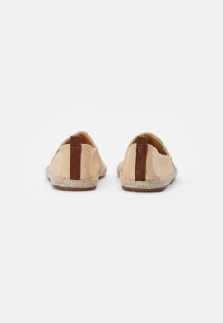 Pier One Rena Espadrille Unisex - Loafers - Beige 10 Pier One Rena Espadrille Unisex - Loafers - Beige -Pier One 8310eea23d7d45459447954d543b0c0d