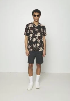 Pier One 2 Pack - Shorts - Olive/Black