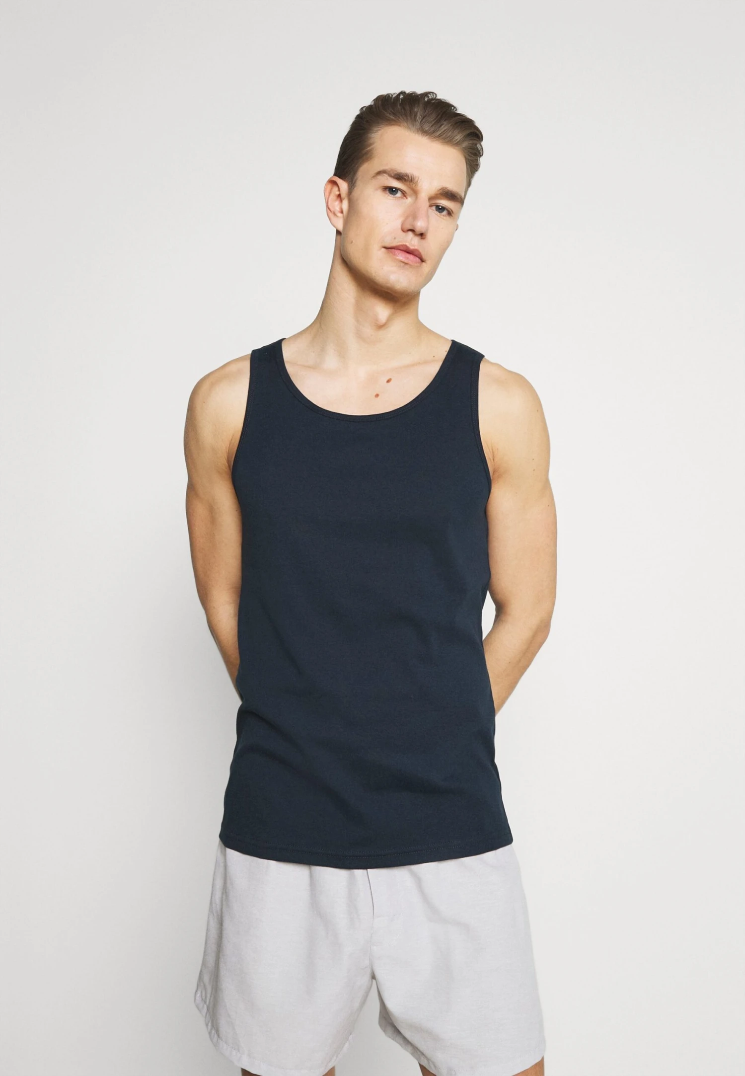 Pier One 3 Pack - Undertrøye - Dark Blue/Bordeaux/Off-White 5 Pier One 3 Pack - Undertrøye - Dark Blue/Bordeaux/Off-White - Bilde 3