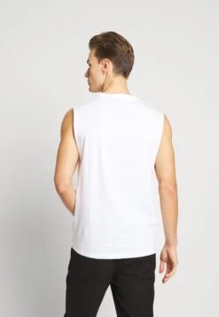 Pier One 3 Pack - T-Shirts - Grey/White/Black 12 Pier One 3 Pack - T-Shirts - Grey/White/Black -Pier One a9eda1483b324f9bb5e5f44f95d5a2f7