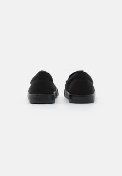 Pier One Unisex - Slippers - Black 10 Pier One Unisex - Slippers - Black -Pier One b3086ad5a87545b591af413b2e38fb22