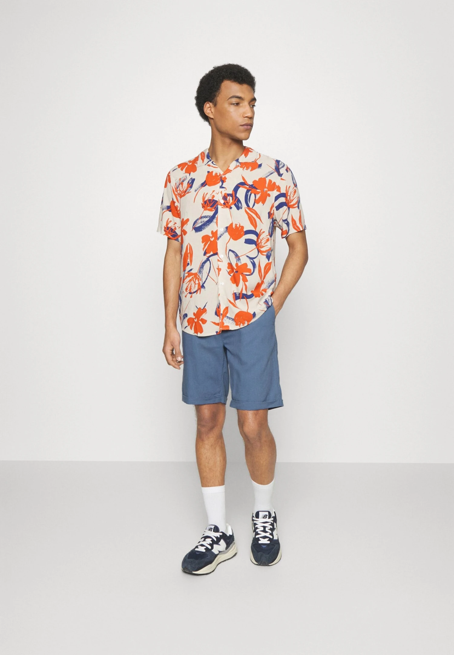 Pier One Linen Blend Drawcord Shorts- Shorts - Blue 4 Pier One Linen Blend Drawcord Shorts- Shorts - Blue - Bilde 2