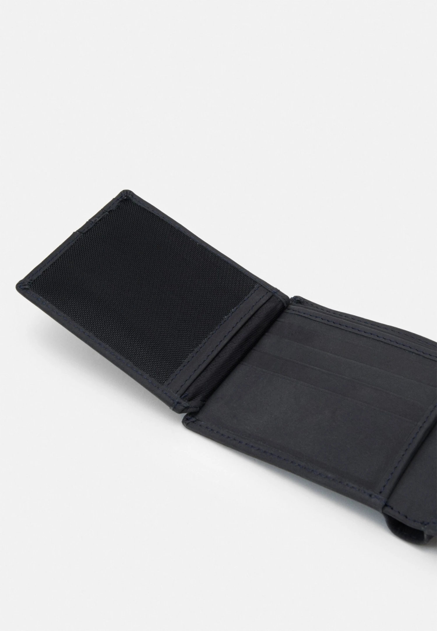 Pier One Leather - Lommebok - Black 6 Pier One Leather - Lommebok - Black - Bilde 4