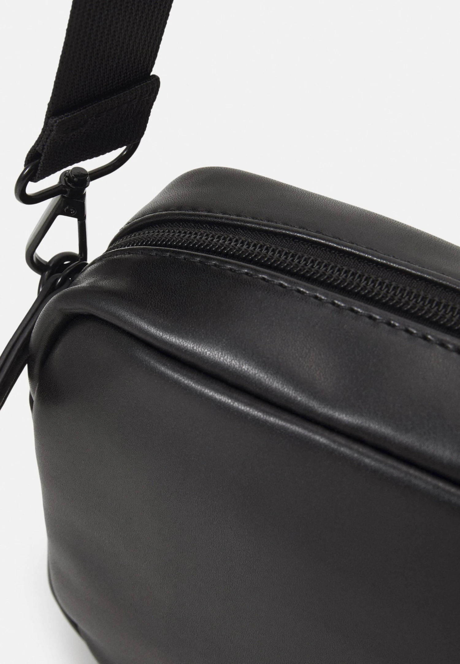 Pier One Skulderveske - Black 6 Pier One Skulderveske - Black - Bilde 4