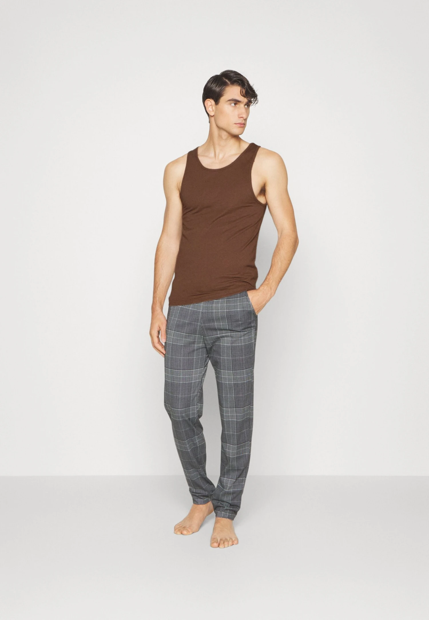 Pier One 3Pck Skin Tone Rib Vest- Undertrøye - Brown 4 Pier One 3Pck Skin Tone Rib Vest- Undertrøye - Brown - Bilde 2