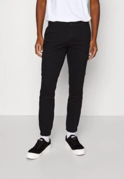 Pier One 2 Pack - Cargobukse - Olive/Black -Pier One e0bf2536d5a04652937019f4273abb8d