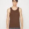 Pier One 3Pck Skin Tone Rib Vest- Undertrøye - Brown 2 Pier One 3Pck Skin Tone Rib Vest- Undertrøye - Brown -Pier One f831edf05e5a4b6e8d217ba9609b95d2