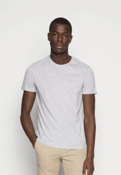 Pier One 5 Pack - T-Shirts - Dark Blue/Grey/Khaki 13 Pier One 5 Pack - T-Shirts - Dark Blue/Grey/Khaki -Pier One fb97d3a70f594235aa02f60b48ba6fae